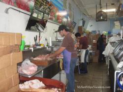 Alicia's Drive-through grocery store San Felipe - Butcher