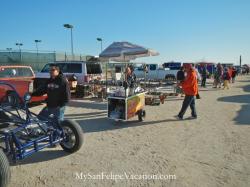 Fast food truck at La Cachanilla swap meet